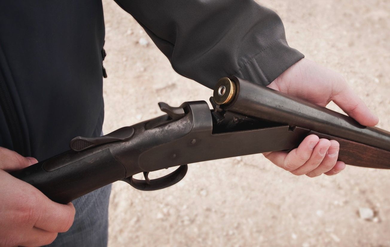 В центре Петербурга неизвестный выстрелил в сотрудника ОМОНа