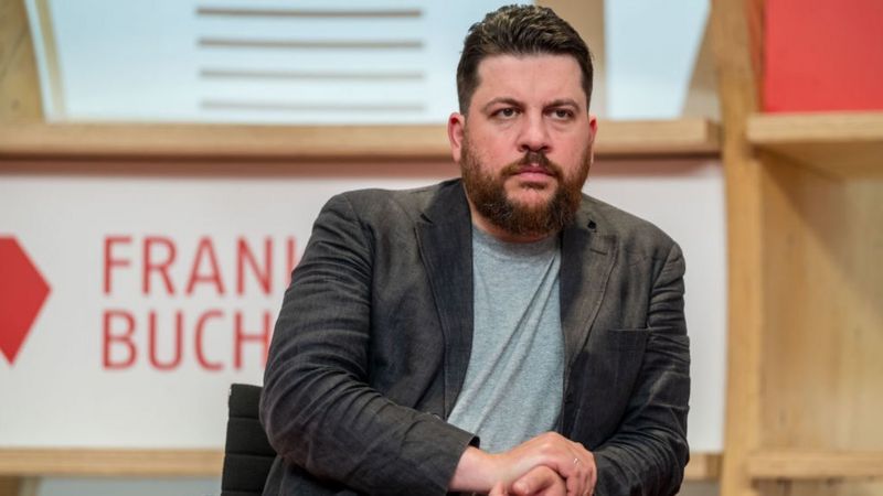 Соратник Навального просил снять санкции с акционеров "Альфа-групп"