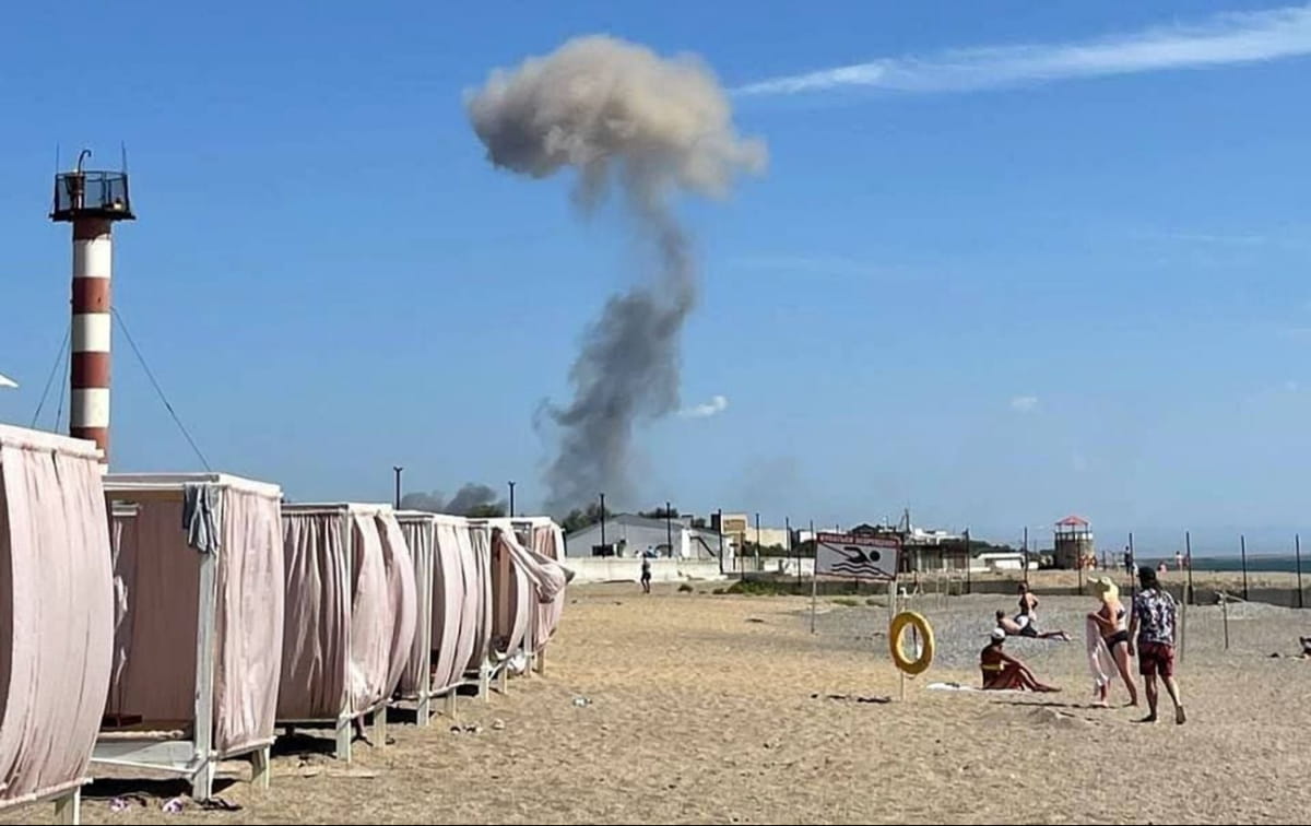 Туристический поток в Крым из России упал вдвое