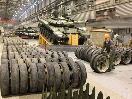 Россиян будут учить делать танки и снаряды