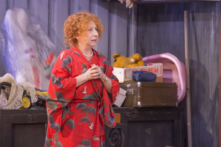 Спектакль с участием Лии Ахеджаковой отменили в Петербурге