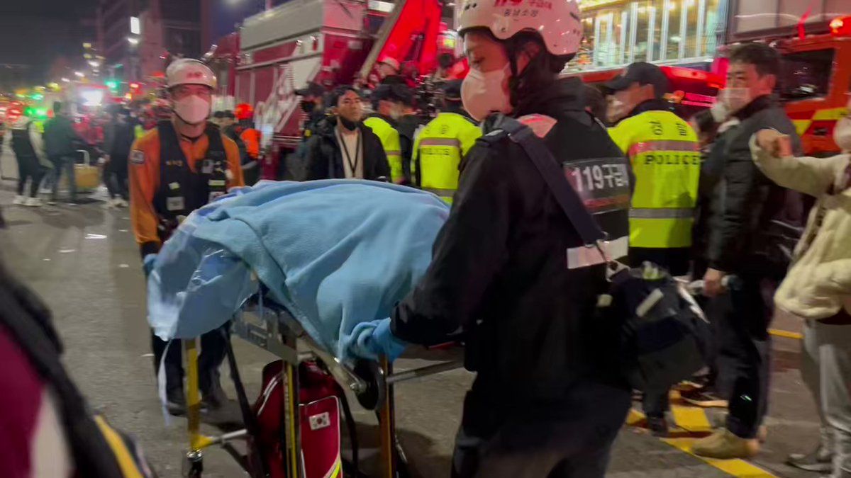 Число погибших в давке в Сеуле выросло до 151 человека