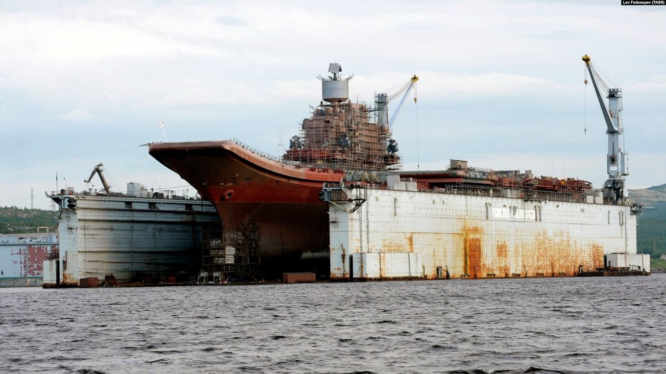 Авианосец «Адмирал Кузнецов» опять загорелся