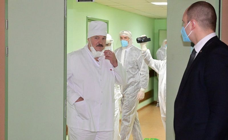 Хакеры выложили в интернет результаты ПЦР-тестов Лукашенко и его сына