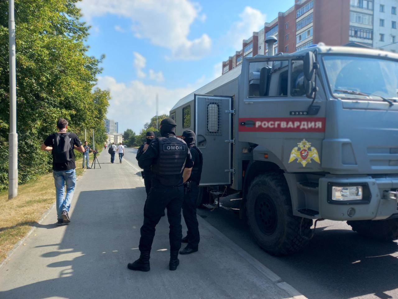 Ройзману изберут меру пресечения: в России люди выходят его поддержать