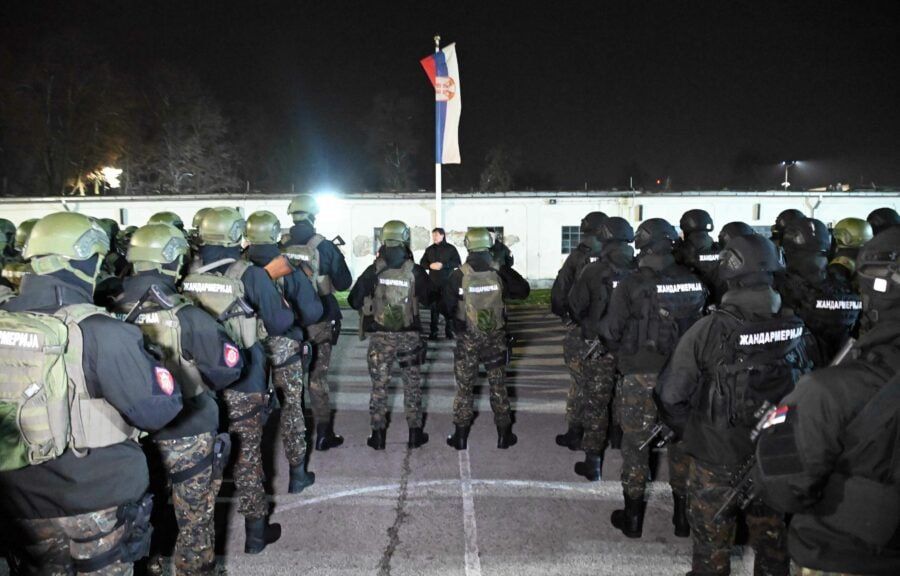 Сербия привела армию в боевую готовность из-за ситуации в Косово