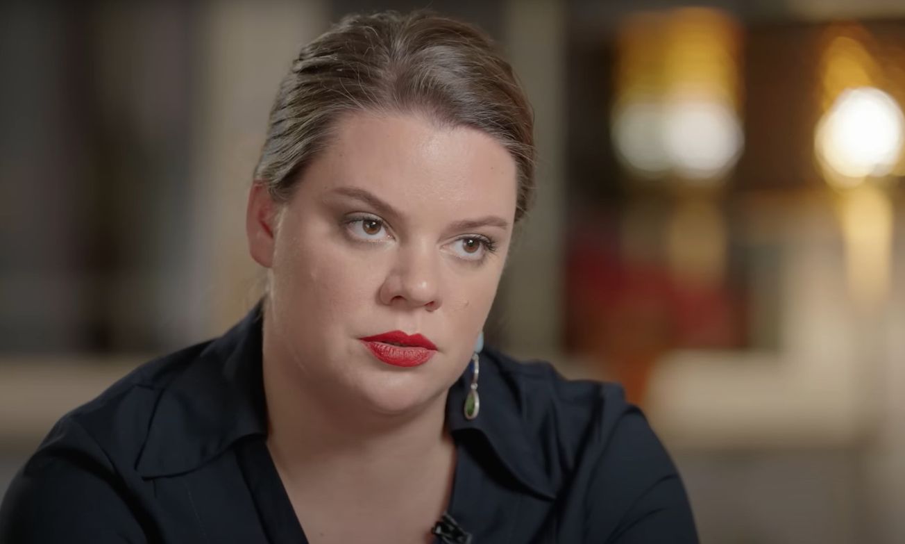 Российская поэтесса Вера Полозкова помогает украинской армии