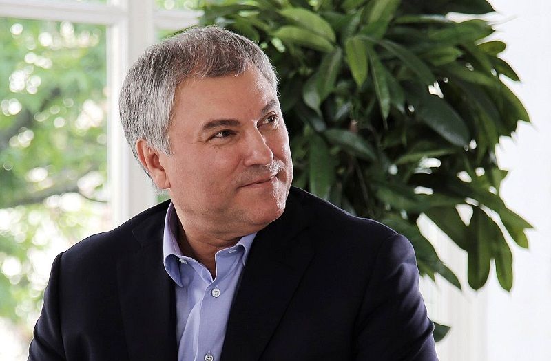 Спикер Госдумы предложил поднять налоги для уехавших из России