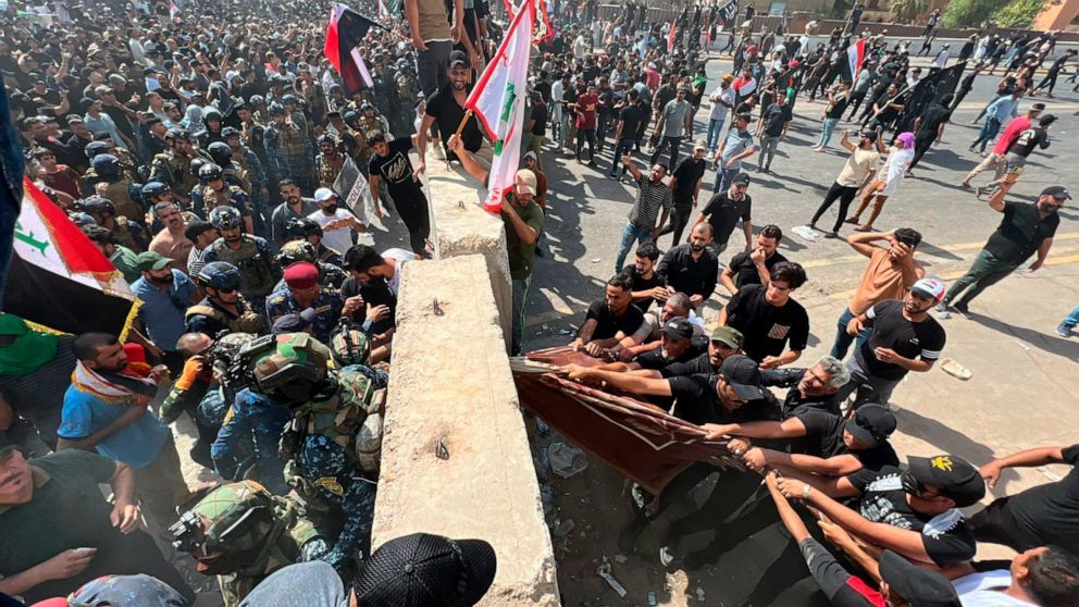 В Ираке протесты — введена армия. Что происходит в Багдаде?