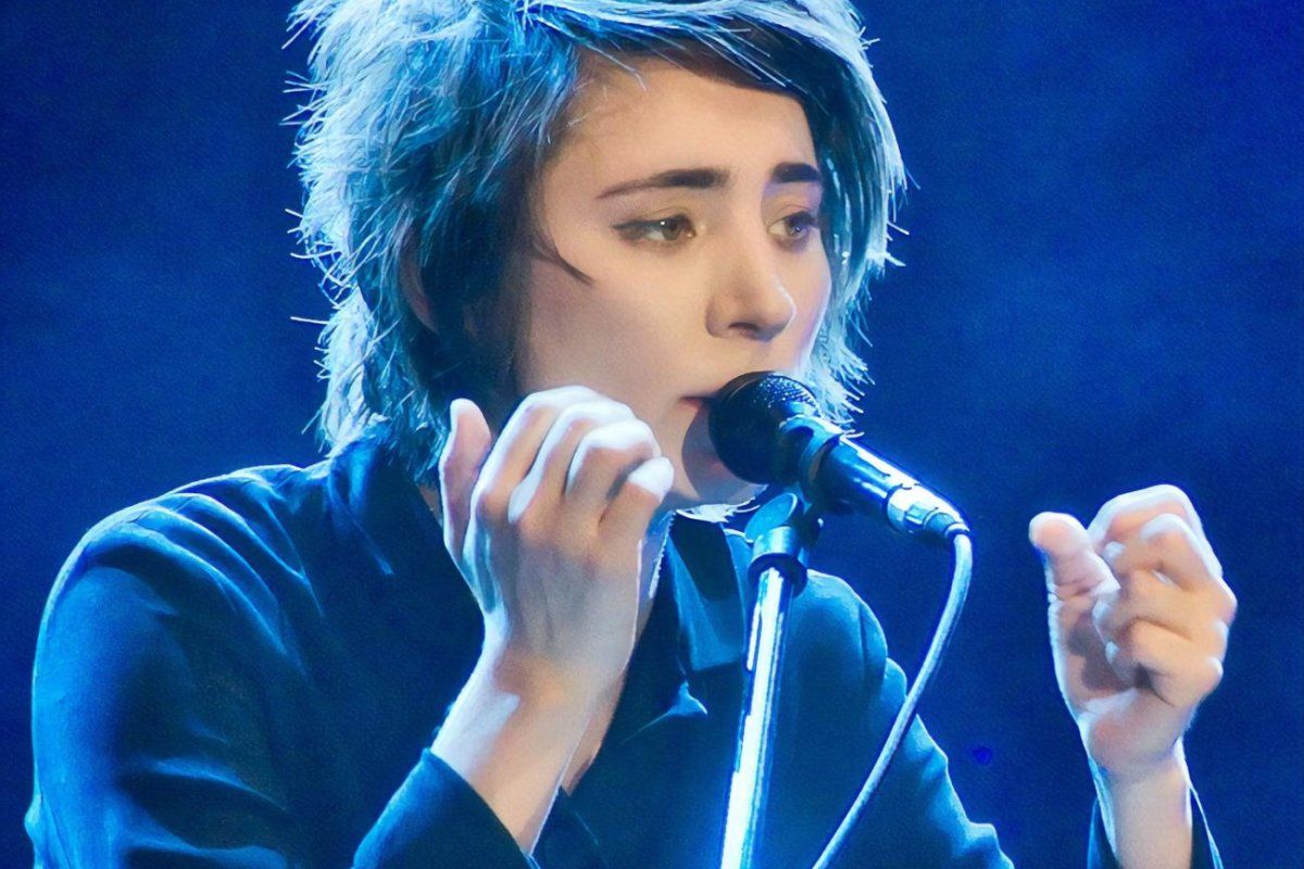 Российская певица Земфира на концерте выступила против войны