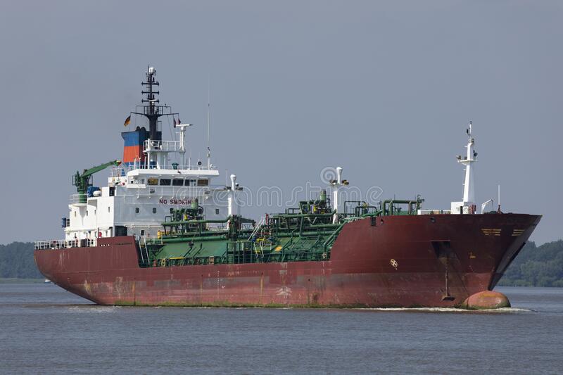 Bloomberg: Российскую нефть перевозят аварийные танкеры