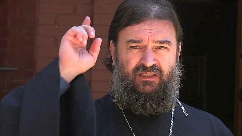 Российский священник призвал бомбить Украину с молитвой