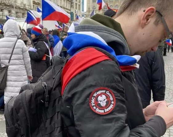 Жителя Чехии, носившего нашивку ЧВК "Вагнер", судят за поддержку геноцида