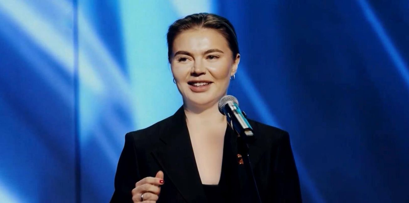 "Газпром" подарил любовнице Путина Алине Кабаевой здание за 2,2 миллиарда рублей