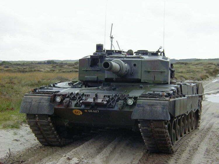 Немецкий концерн Rheinmetall в ближайшие два года поставит ВСУ танки и боеприпасы