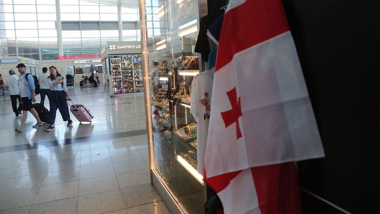 Путин отменил визовый режим для граждан Грузии