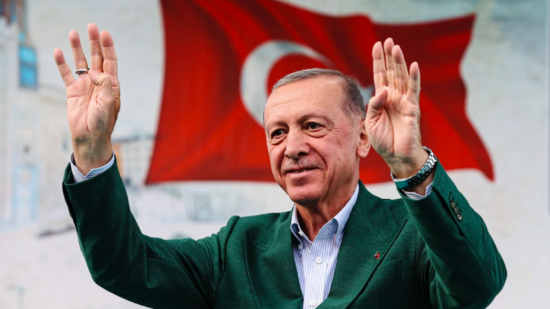 Эрдоган остался на посту президента Турции, победив на выборах