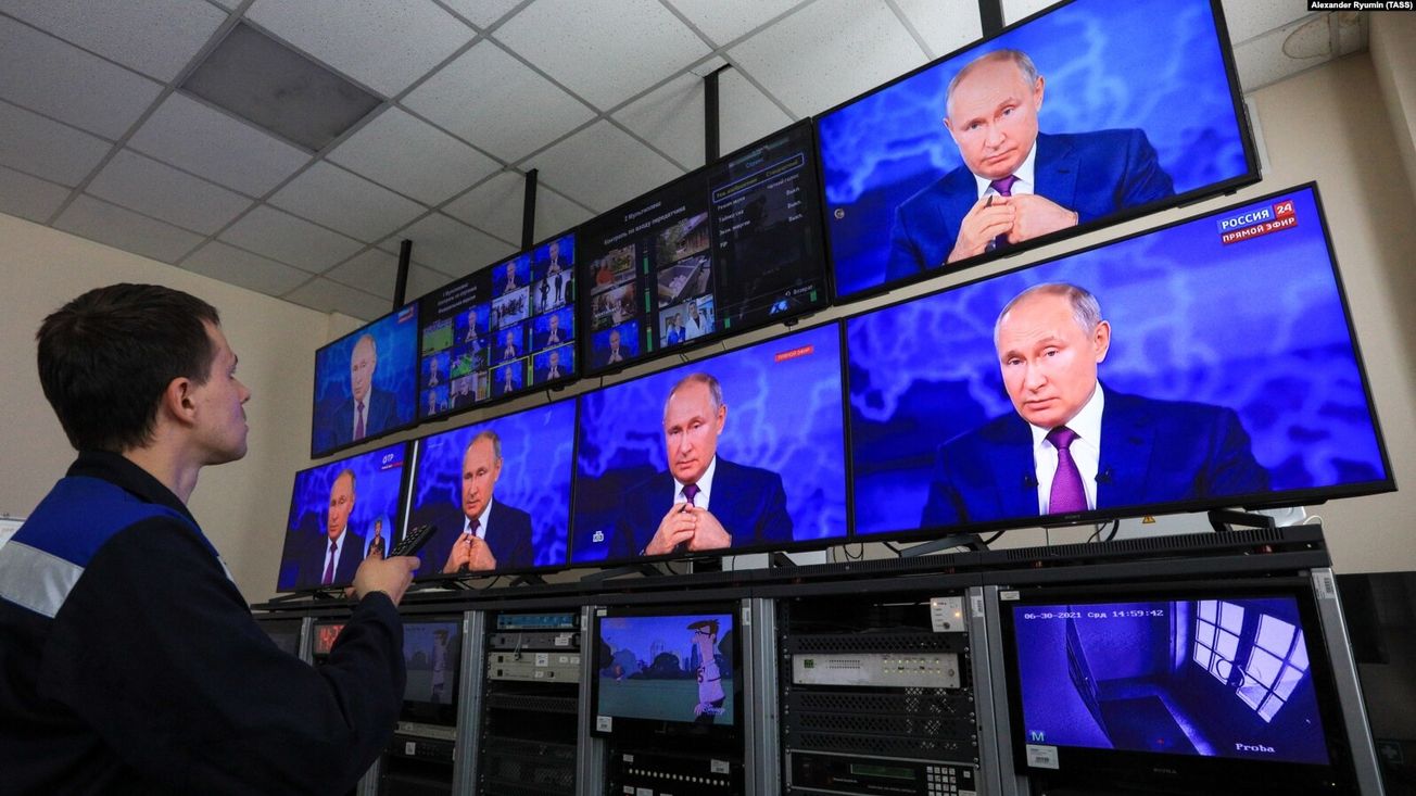 Россия усиливает пропаганду на оккупированных территориях Украины  — "Ведомости"