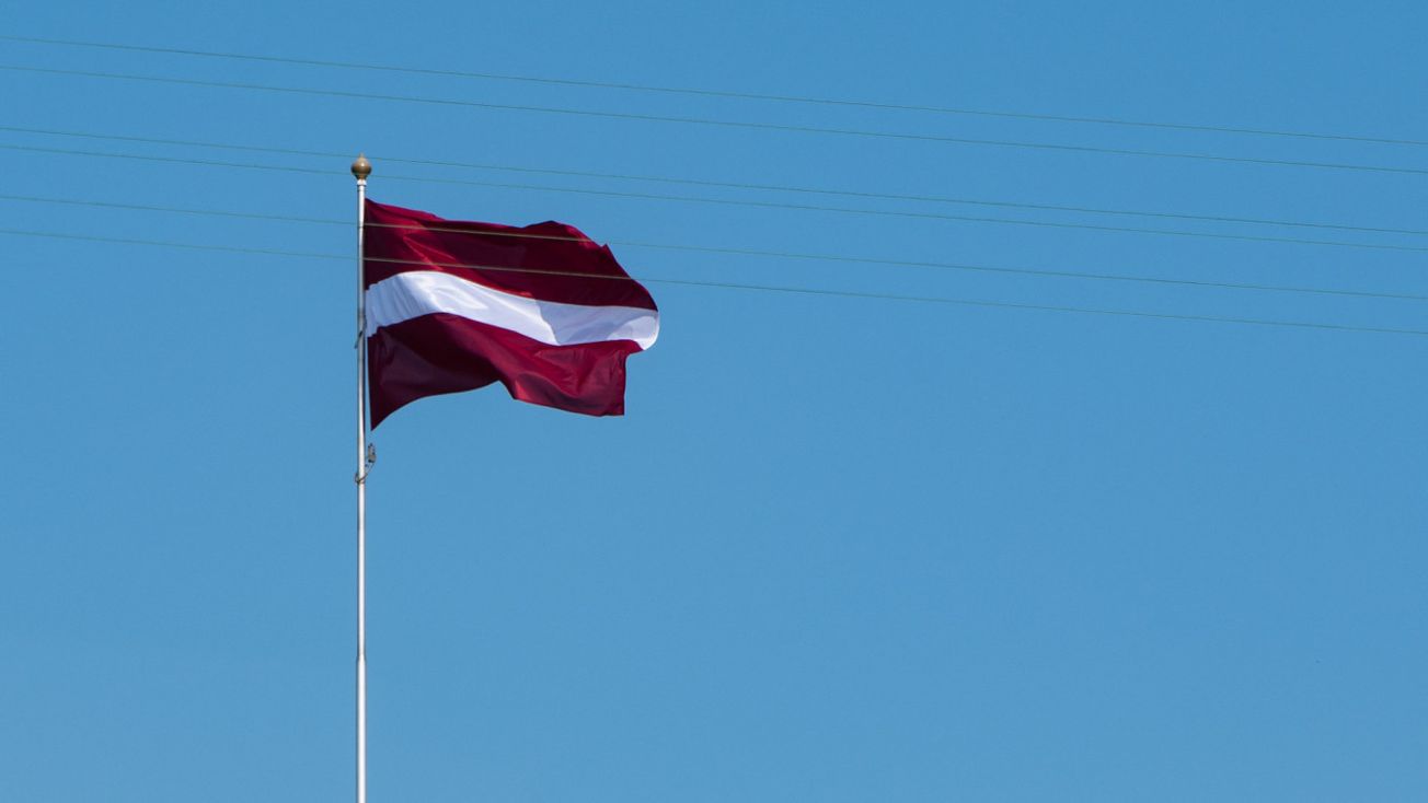 Латвия прекращает выдачу виз россиянам