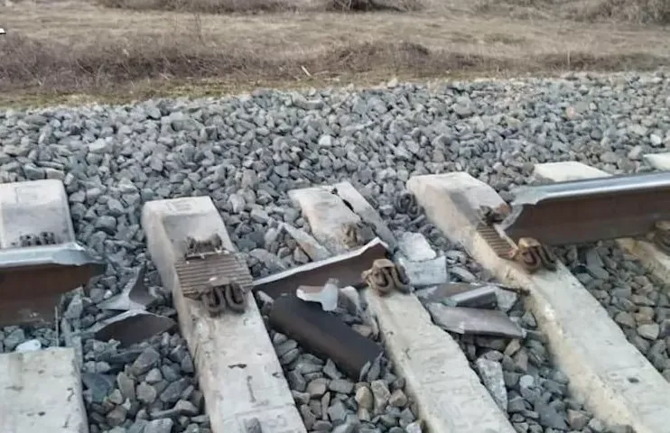 В Крыму подорвали железную дорогу