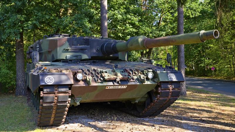 Швейцария продаст Германии 25 танков Leopard 2