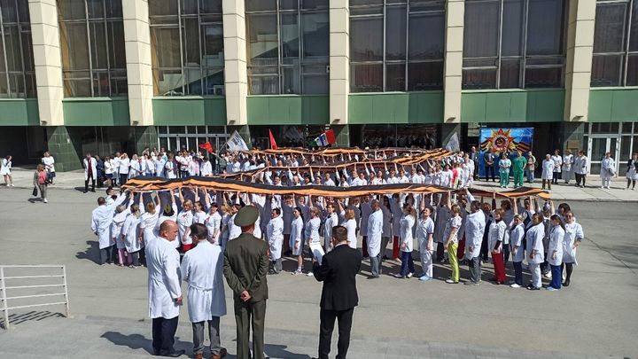 Врачей в РФ начали проверять на лояльность Путину