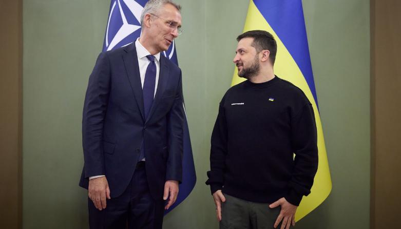 НАТО не будет склонять Киев к переговорам, несмотря на сложную ситуацию на поле боя - Столтенберг