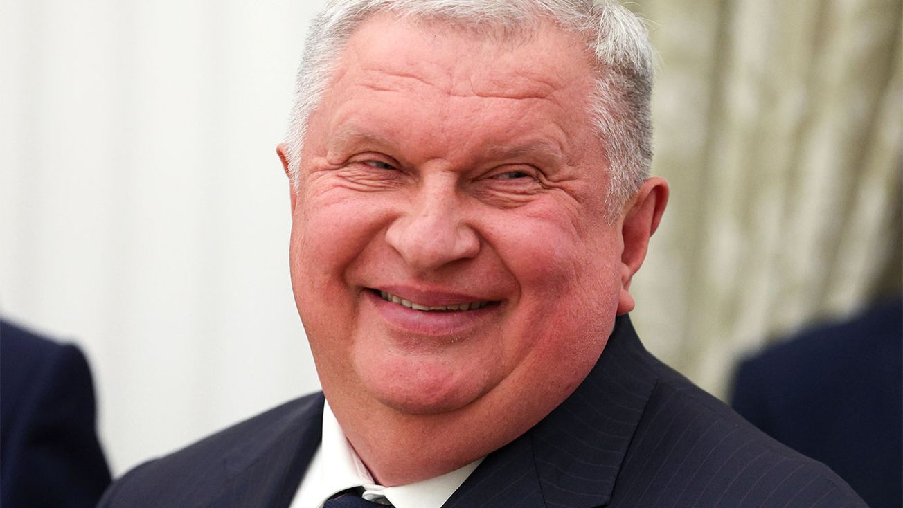 Глава "Роснефти" скрывается в налоговом реестре под псевдонимом - Команда Навального