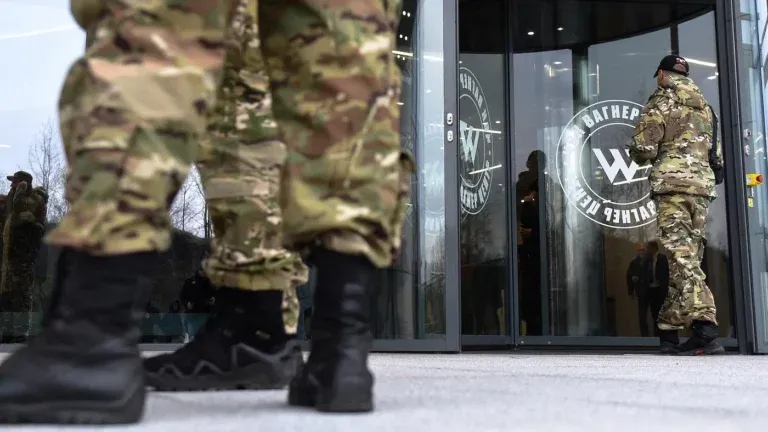 Кремлевские ЧВК вербуют боевиков "Вагнера"