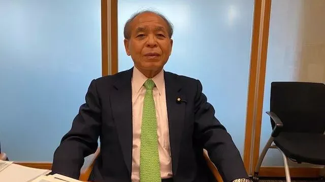 Японского депутата исключили из партии за поездку в Россию