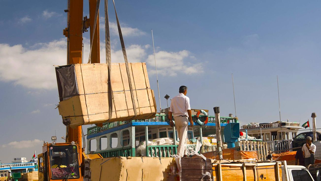 ОАЭ ограничат поставки европейских товаров в Россию