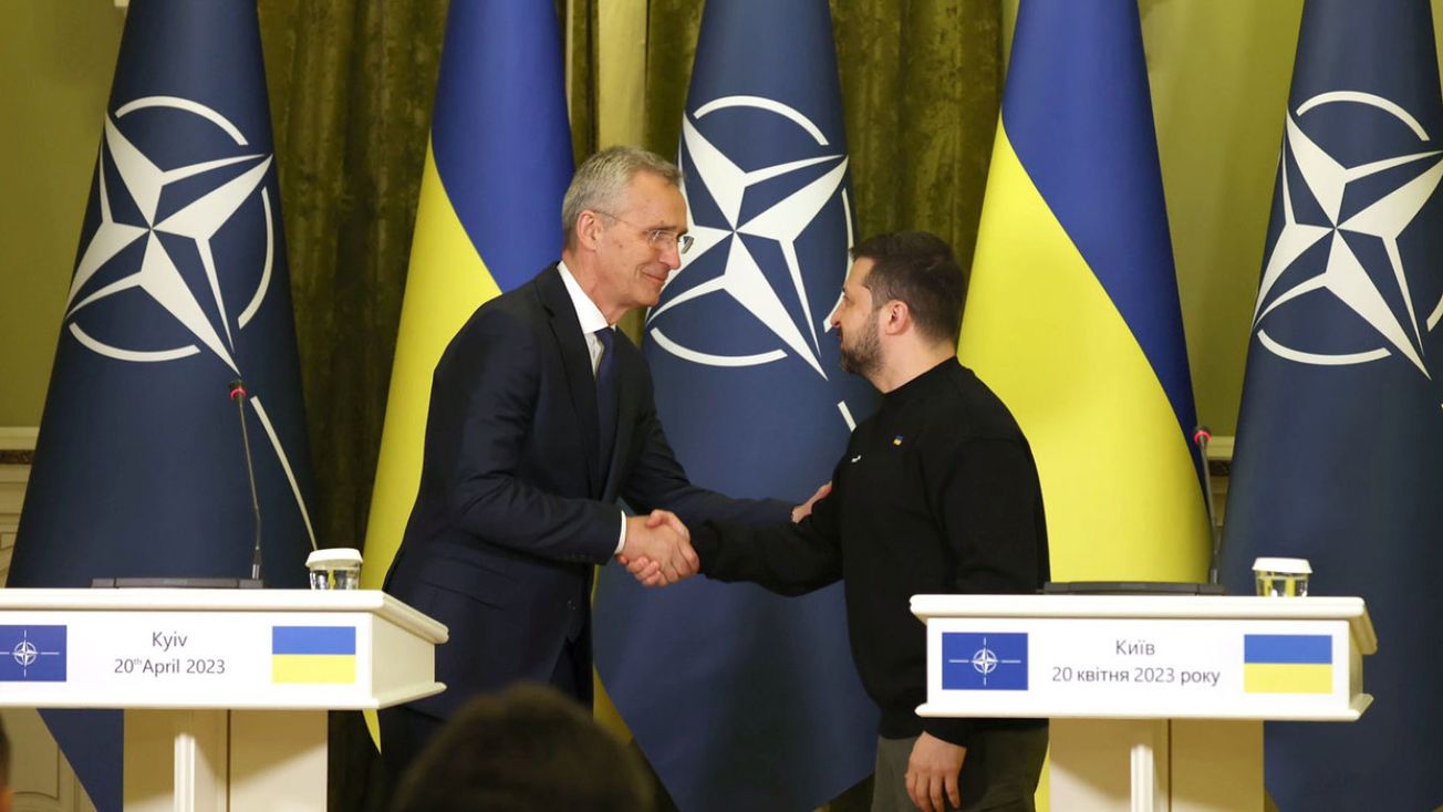 В Киеве отказались вступать в НАТО без аннексированных Россией территорий