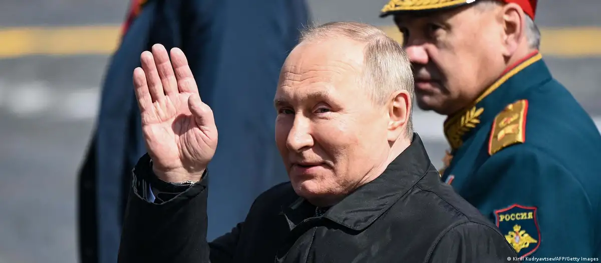 В РФ поднимают зарплаты силовикам и военным накануне выборов президента