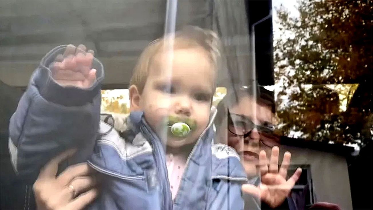 Сергей Миронов с женой удочерили девочку, похищенную из Украины