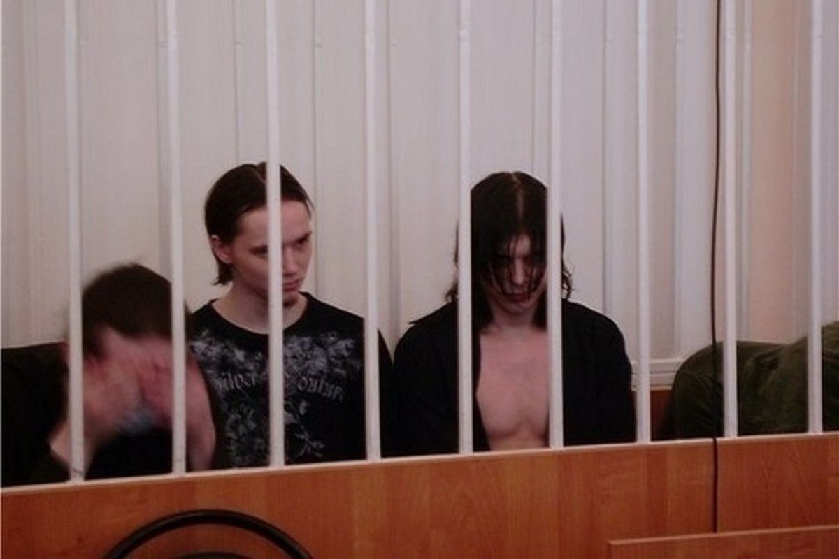 Cатанист-убийца, приговоренный к 20 годам тюрьмы, вышел на свободу, получив помилование от Путина