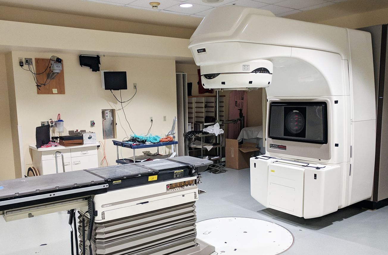 Российские онкоклиники столкнулись с задержками поставок оборудования из-за американских санкций — СМИ