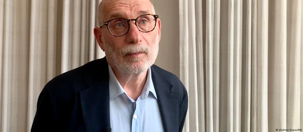 Писателя Бориса Акунина Россия внесла в перечень террористов