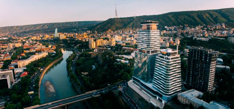 Россияне в Грузии скупили рекордное количество недвижимости в 2023 году