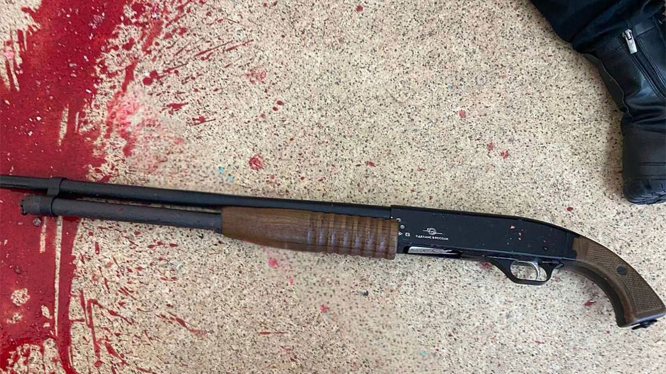 Школьница устроила стрельбу в брянской гимназии и покончила с собой