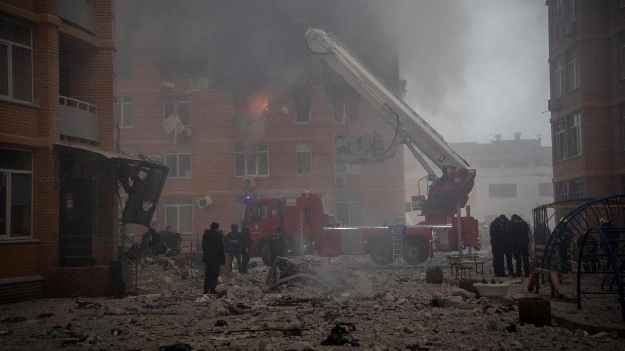 В результате массированного ракетного удара РФ по Украине погибли 39 человек - Зеленский