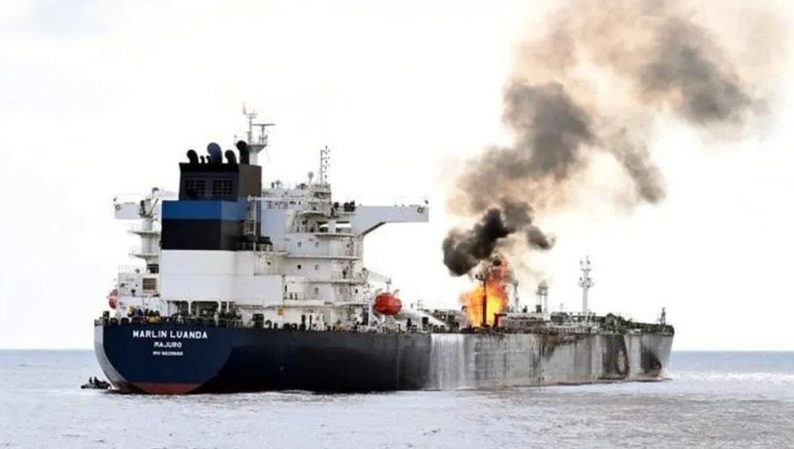 Хуситы нанесли ракетный удар по танкеру с российскими нефтепродуктами