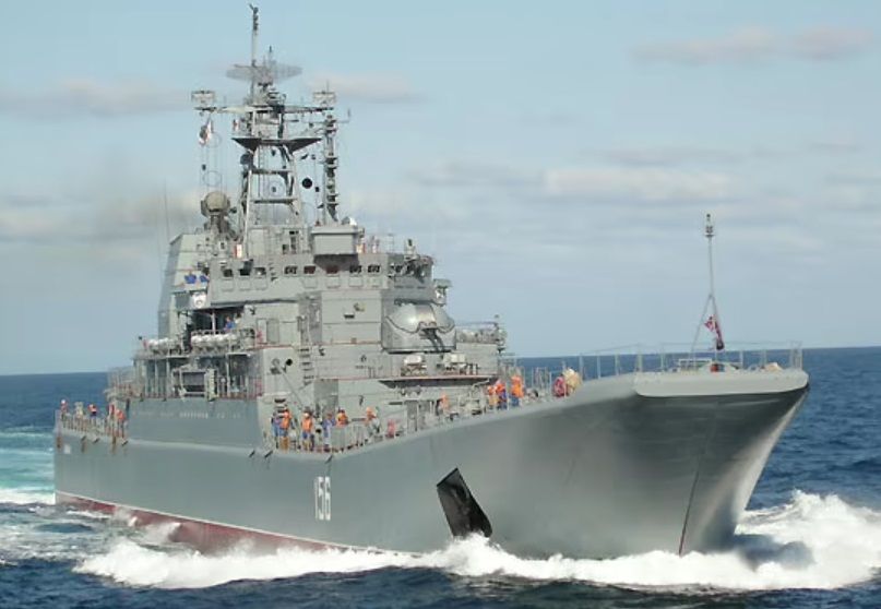 Украина нанесла массированный удар по Севастополю, повредив узел спецсвязи и корабли ЧФ РФ - Генштаб ВСУ