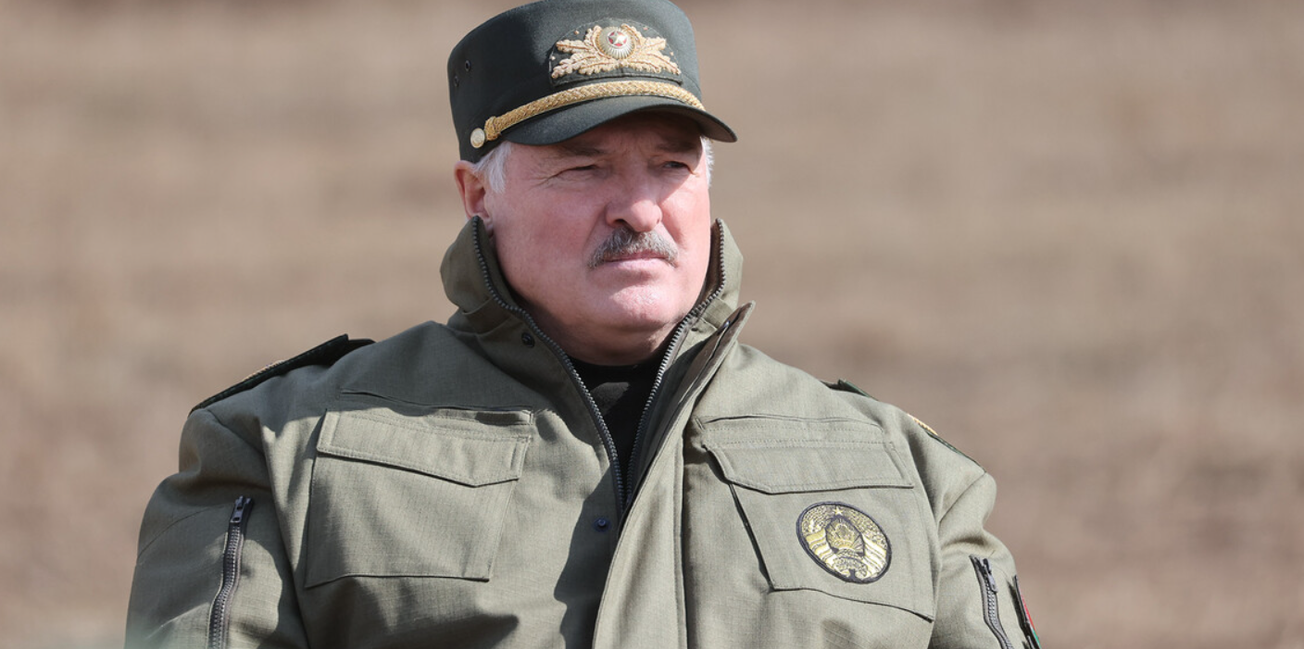 Лукашенко заявил, что в Беларусь было ввезено несколько десятков ядерных боеголовок