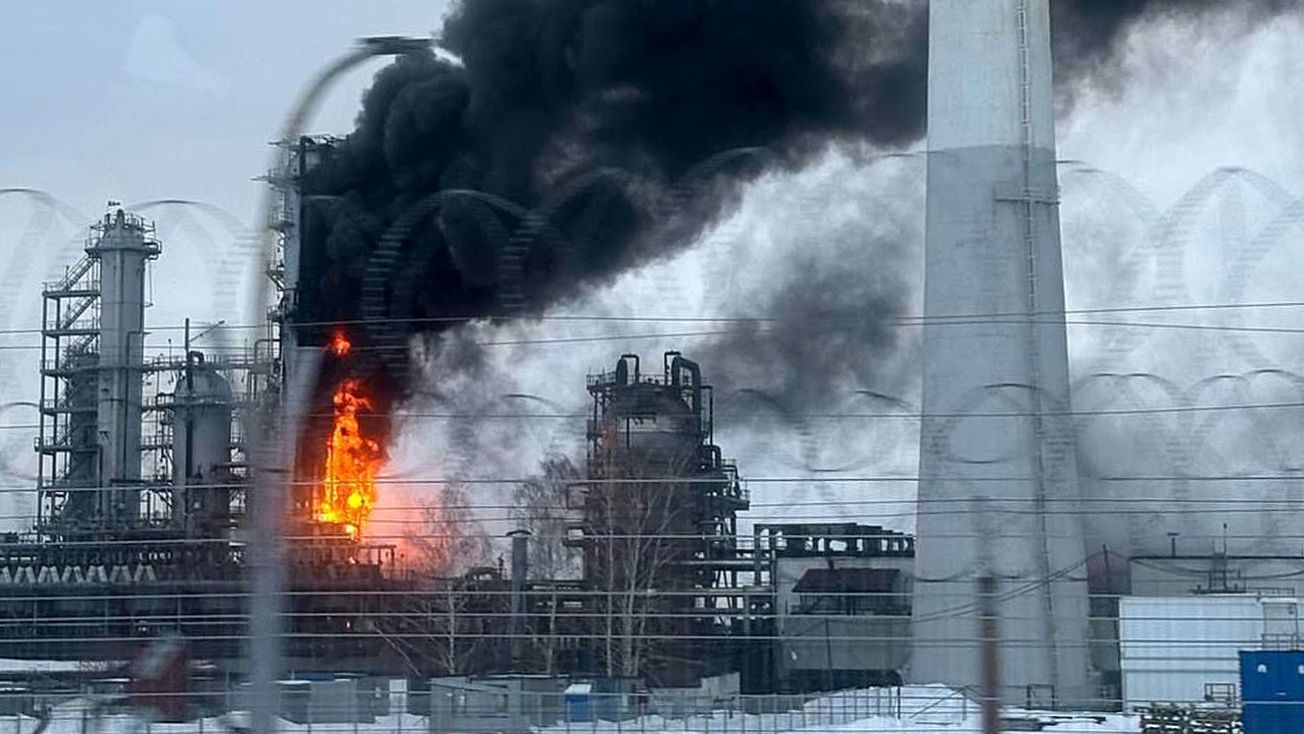 После ударов Украины по крупнейшим НПЗ экспорт российского дизтоплива рухнул на 25%