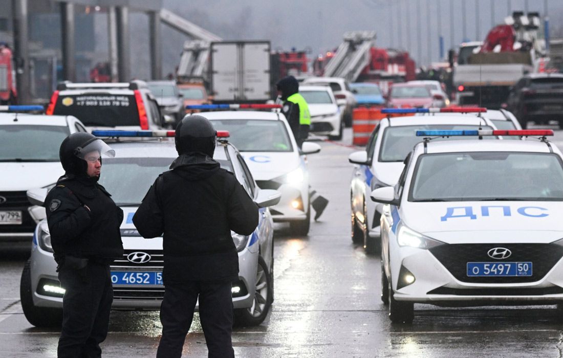 Мигранты из Таджикистана уезжают из России после теракта в подмосковном Crocus City Hall