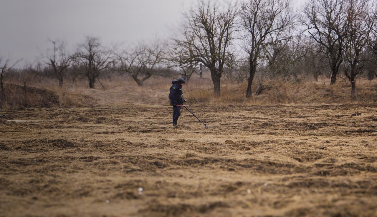 Правозащитники из Amnesty International просят Байдена не поставлять противопехотные мины в Украину