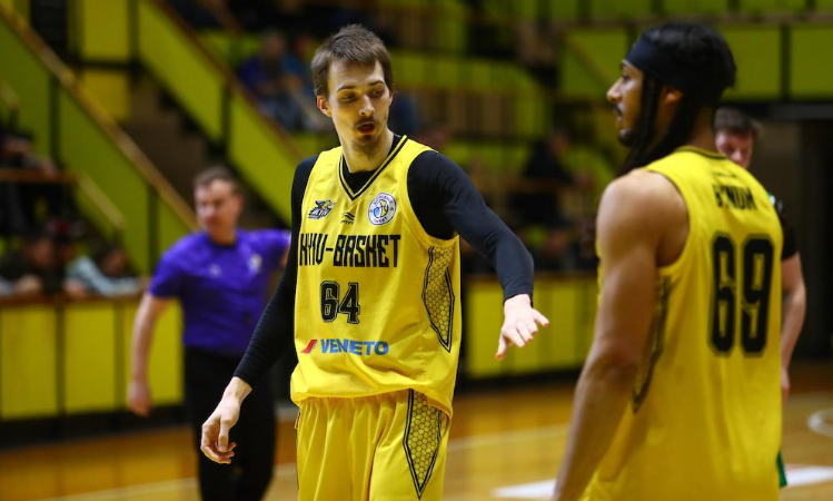 Известного украинского баскетболиста задержали при попытке сбежать за границу от мобилизации - СМИ
