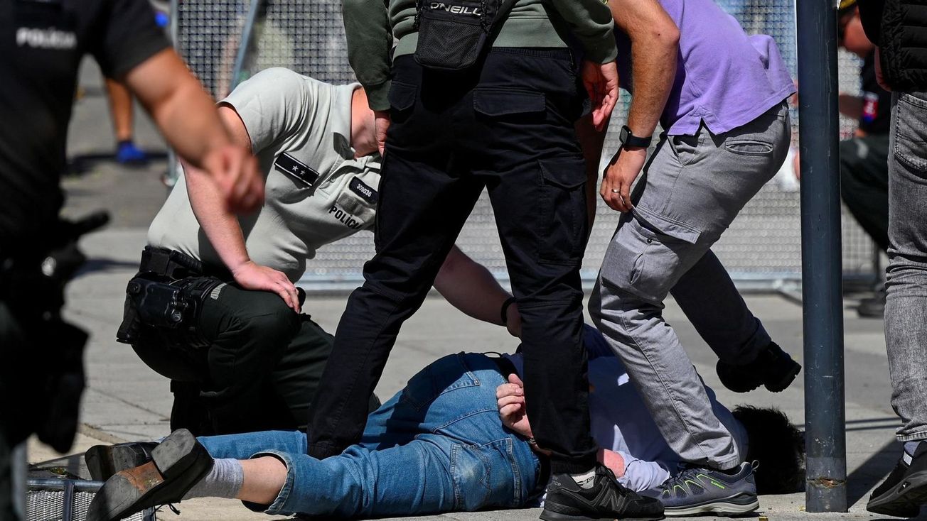 Премьер-министра Словакии Роберта Фицо ранили в результате покушения