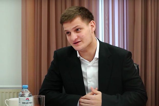 Сын Рамзана Кадырова в 18 лет стал президентом клуба "Ахмат" и министром спорта Чечни