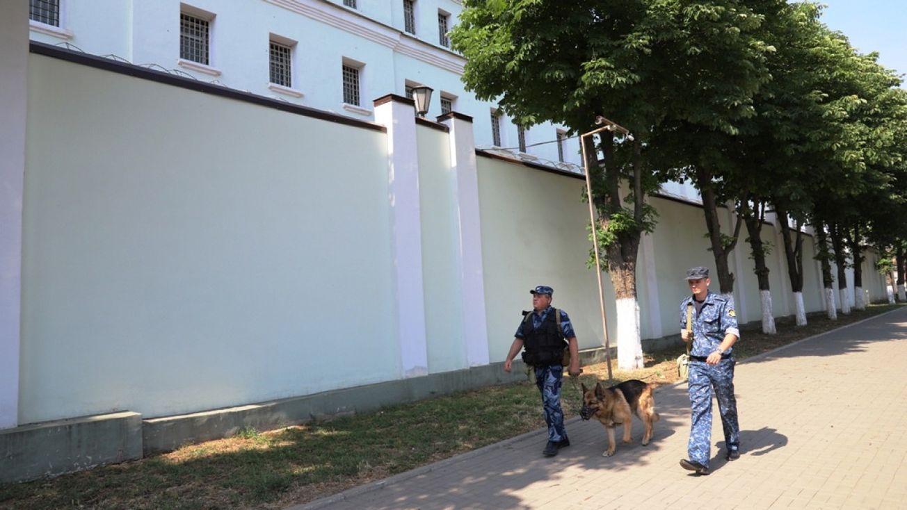 В Ростове-на-Дону заключенные захватили в заложники сотрудников СИЗО